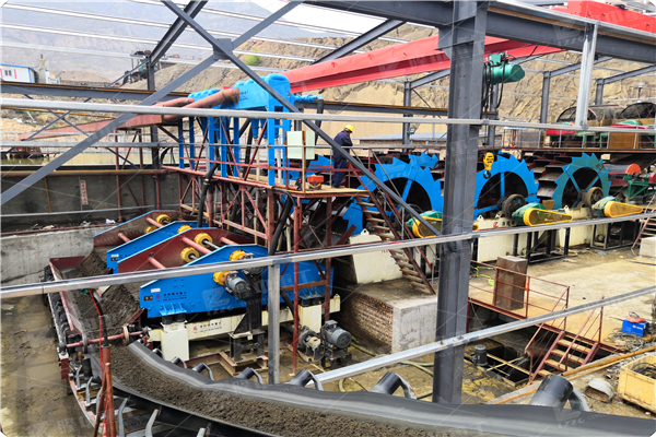 <a href=http://www.nxlkjs.net/tags/xishaji target=_blank class=infotextkey><a href=//tags/xishaji target=_blank class=infotextkey>洗砂機(jī)</a></a>-洗砂生產(chǎn)線現(xiàn)場(chǎng)圖50.jpg